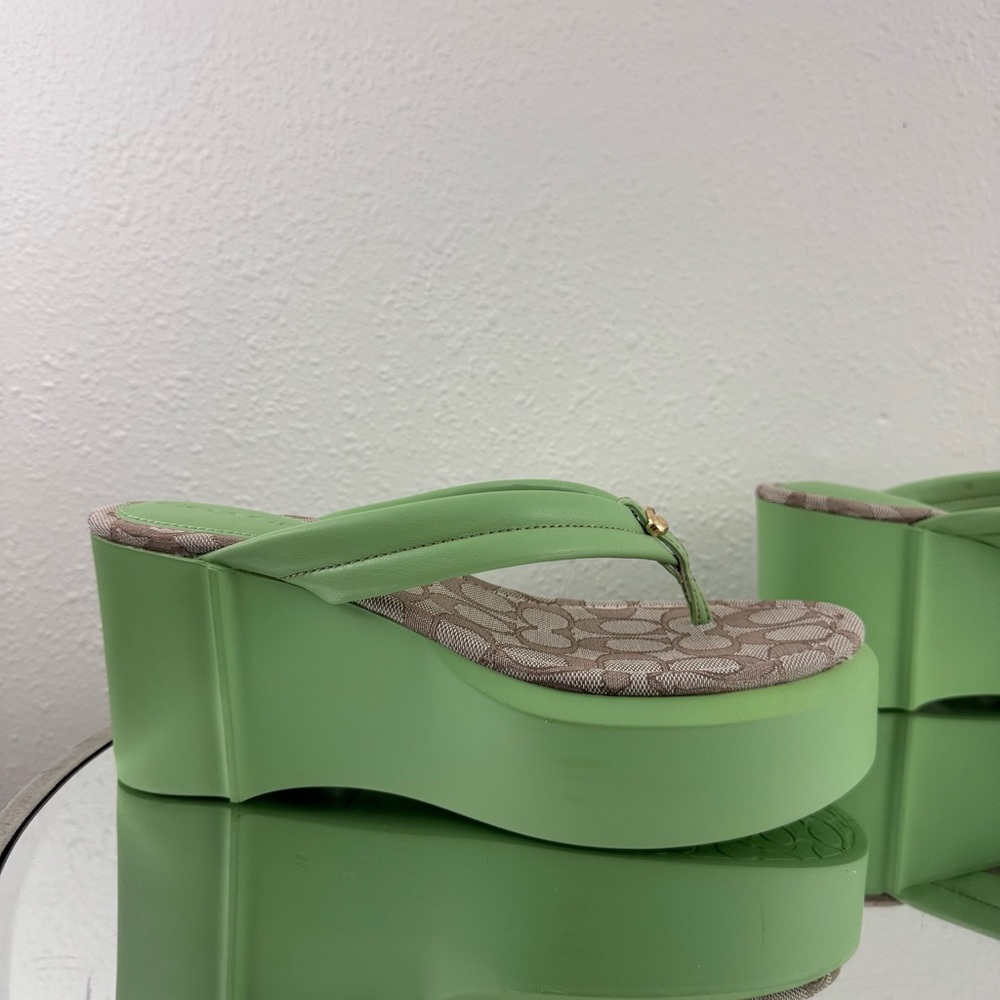 !SOLD! COACH Pistachio Green Leather Y2K Franki Monogram Platform Flip Flops - Picture 4 of 12